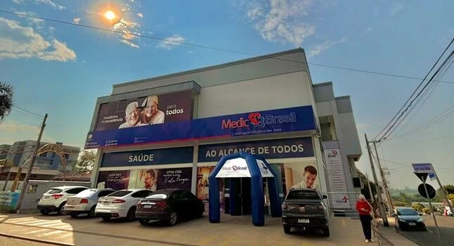 Fechamento de caixa em 3 minutos e DRE automático: a nova realidade da Medic Brasil com o Clínica nas Nuvens